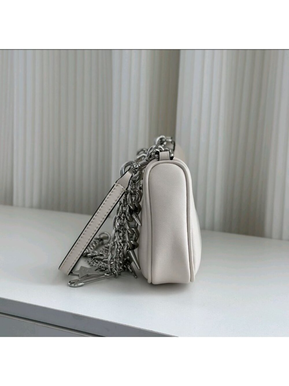 Marc Jacobs The Star Charm Leather Shoulder Bag White OS - Picture 9 of 14